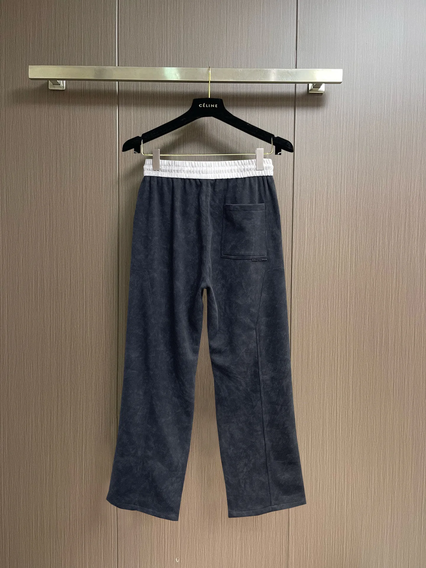 Balenciaga 🆕2026 Autumn and Winter New Arrival Casual Pants! 🎁On sale simultaneously on the official website. Brand Classic LOGO casual pants, customized fabrics, excellent comfort and strong touch. Highly recognisable, perfect appearance and craftsmanship. Size:M-3XL